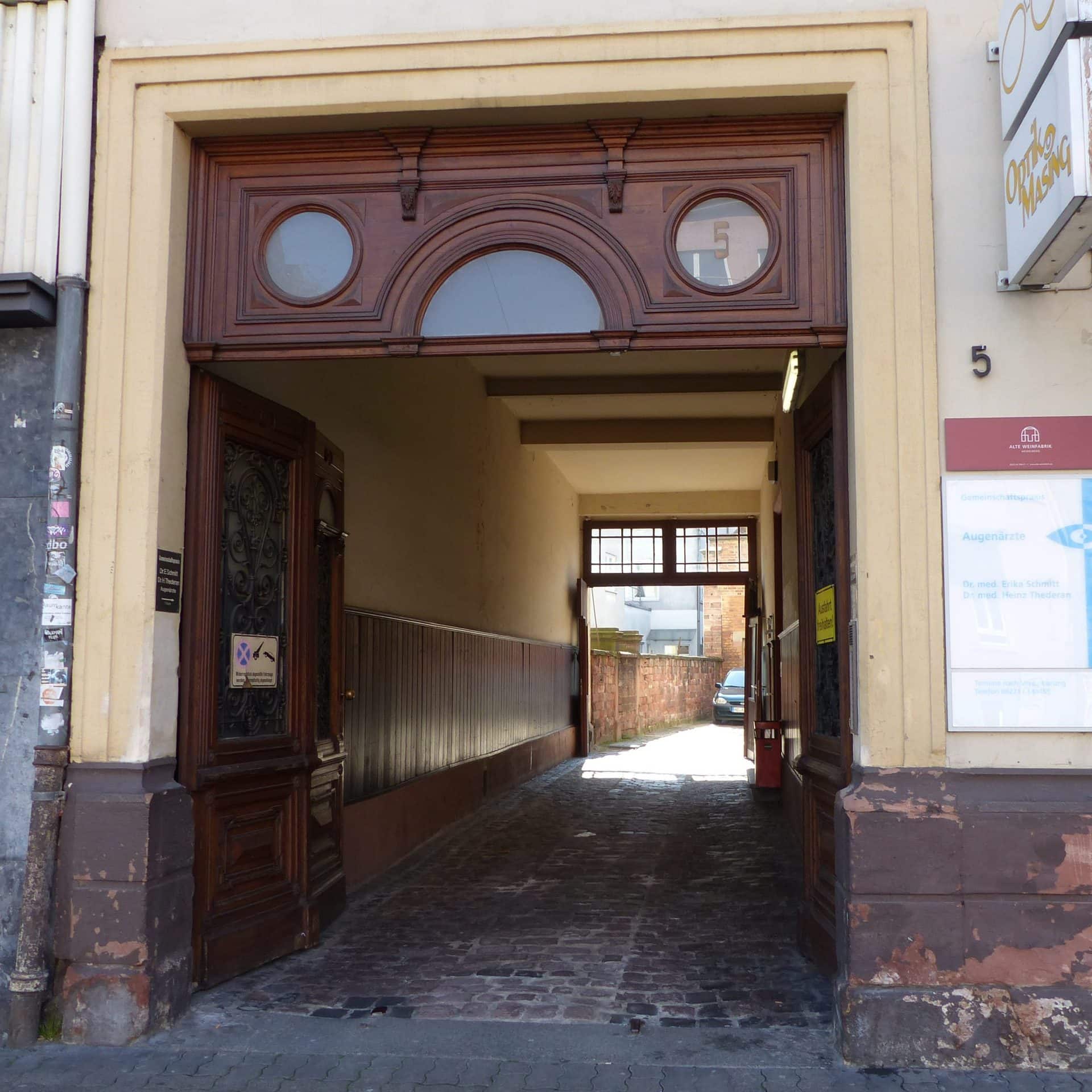 Eingangstüre Weinfabrik Eventlocation Heidelberg