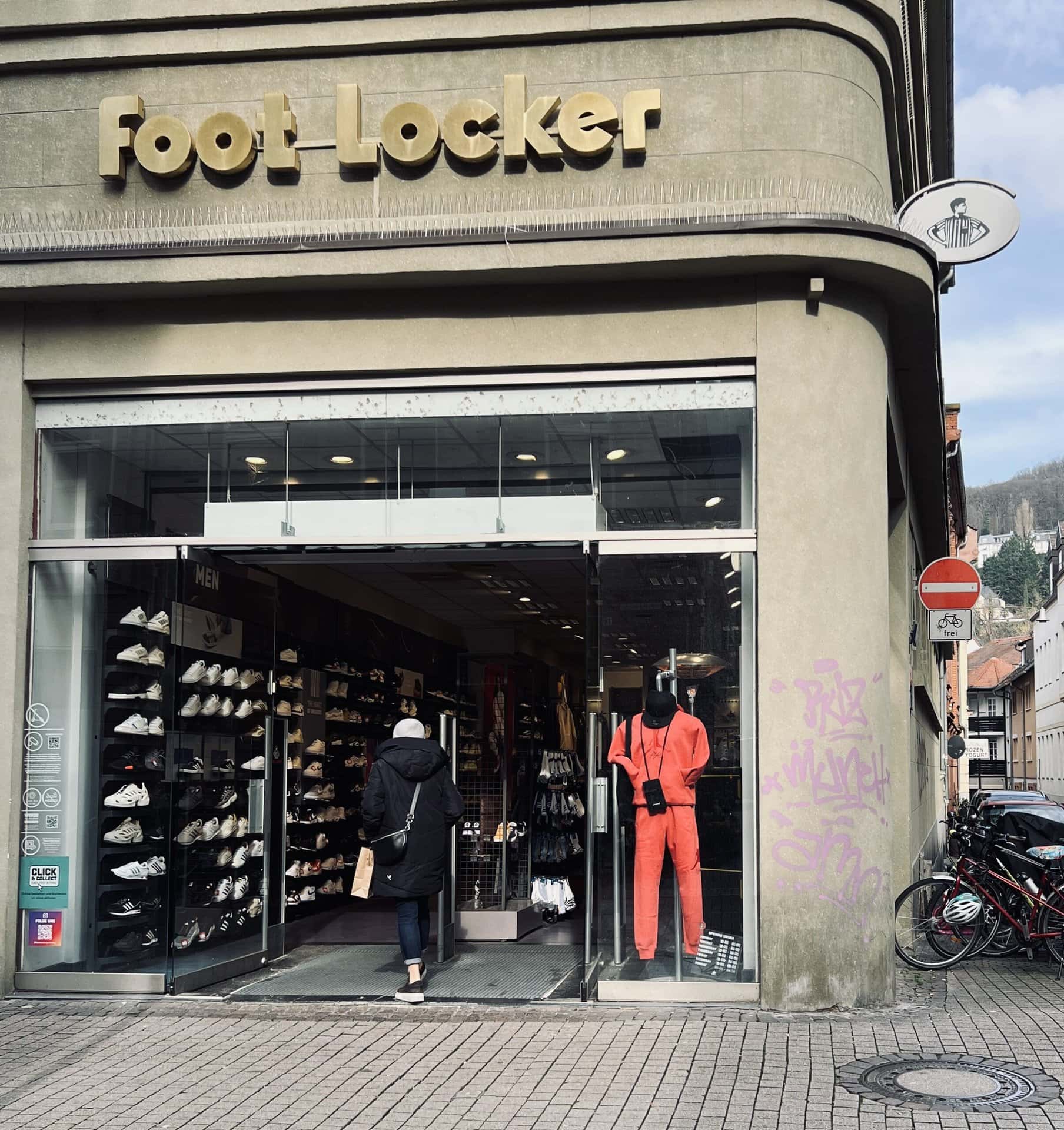 Foot Locker von außen in der Hauptstraße in Heidelberg