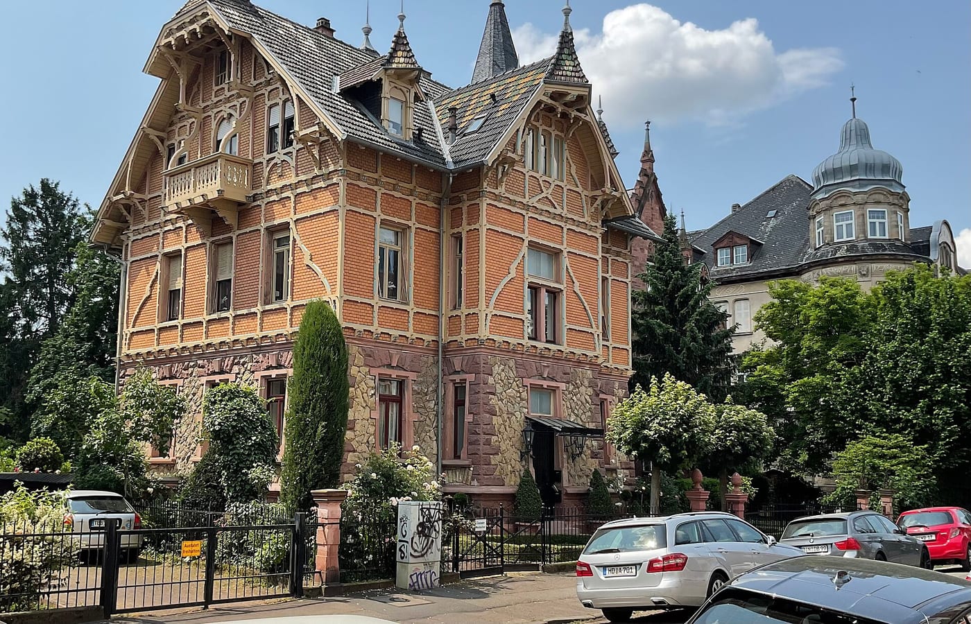 Villa im Schweizerhaus-Stil von 1897/98 in der Zähringer Straße in der Heidelberger Weststadt