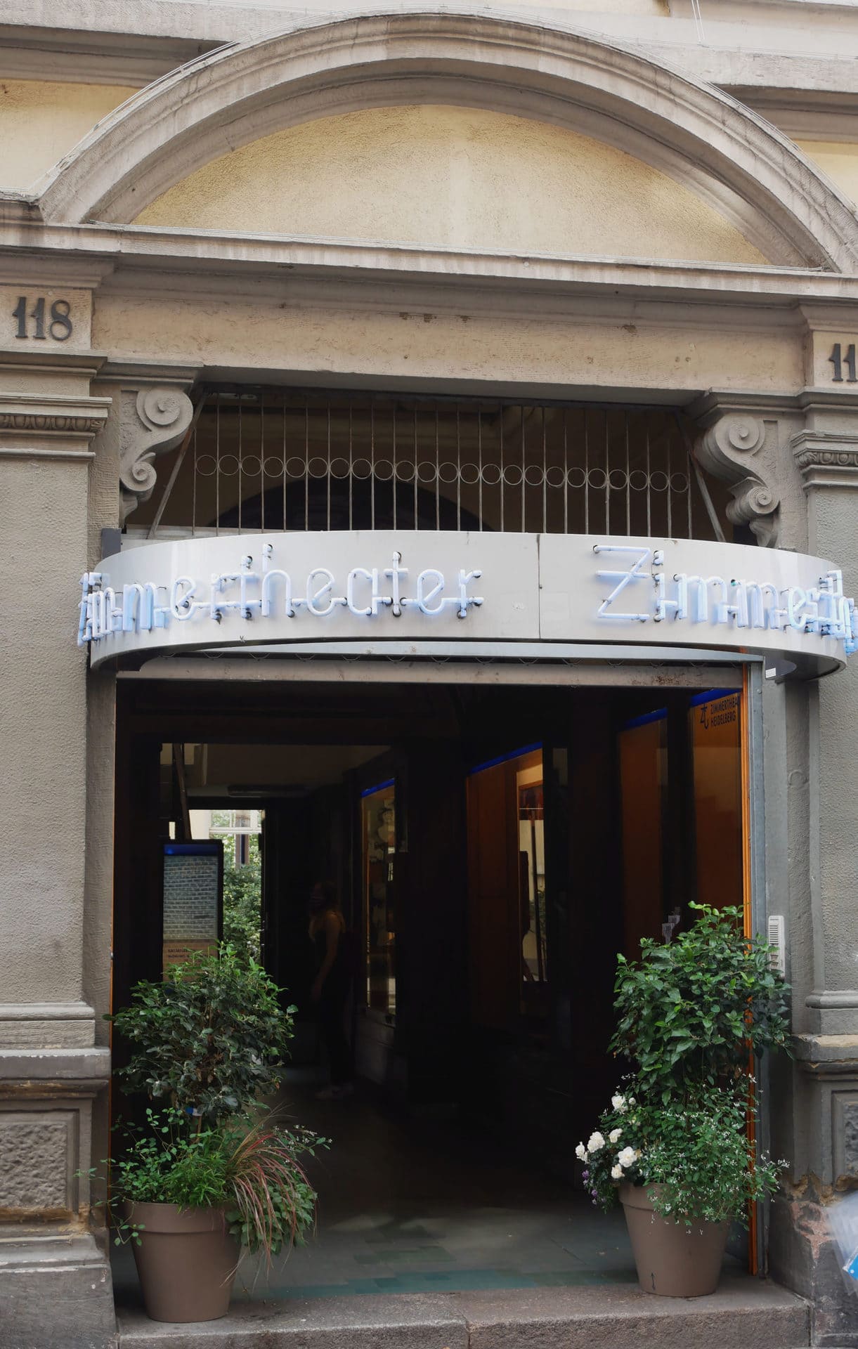 Eingang zum Zimmertheater