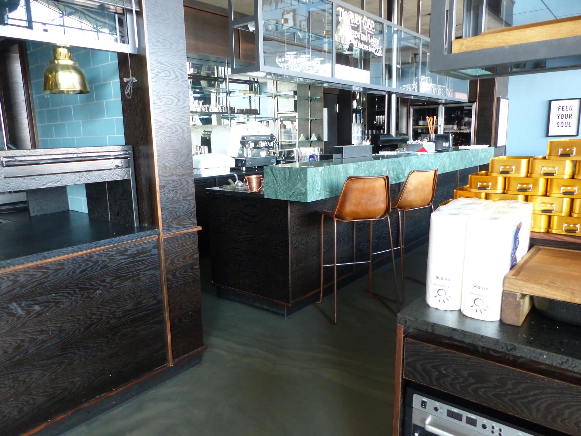 Bar NEO Bar und Restaurant bar