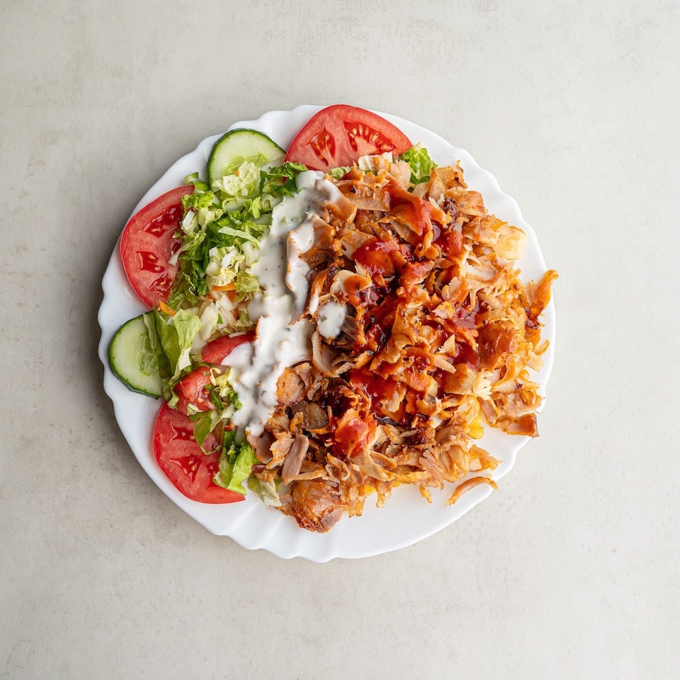 hdg-doener-5 Der Döner Kebap ist einer der beliebtesten Gerichte in deutschen Städten wie Berlin. Döner: ein Name den die Menschen kennen vereint seit Jahren Massen durch die guten Gewürze und Beilagen
