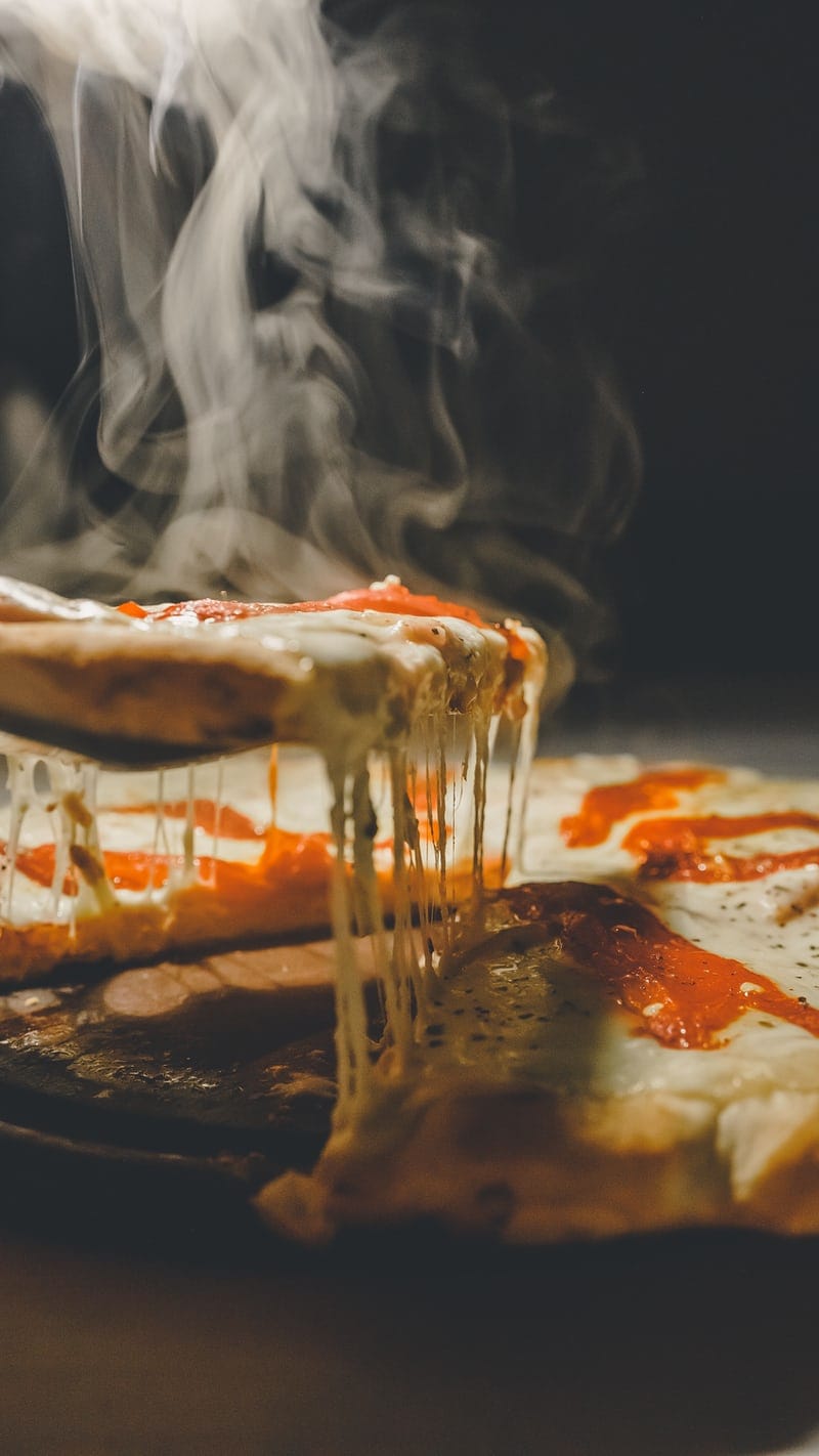 restaurant speisekarte mit pizza und pasta produkten